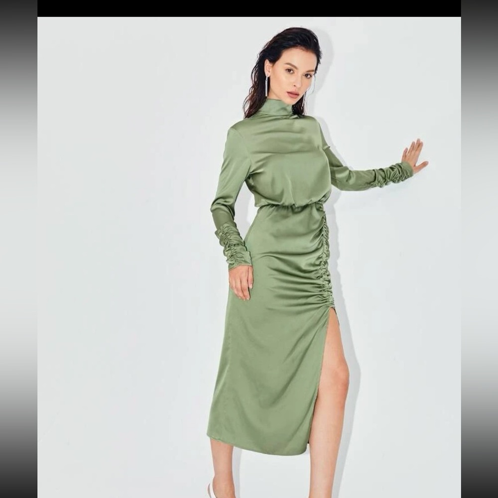 Gathered Cuff Split Thigh Blouson Dress
